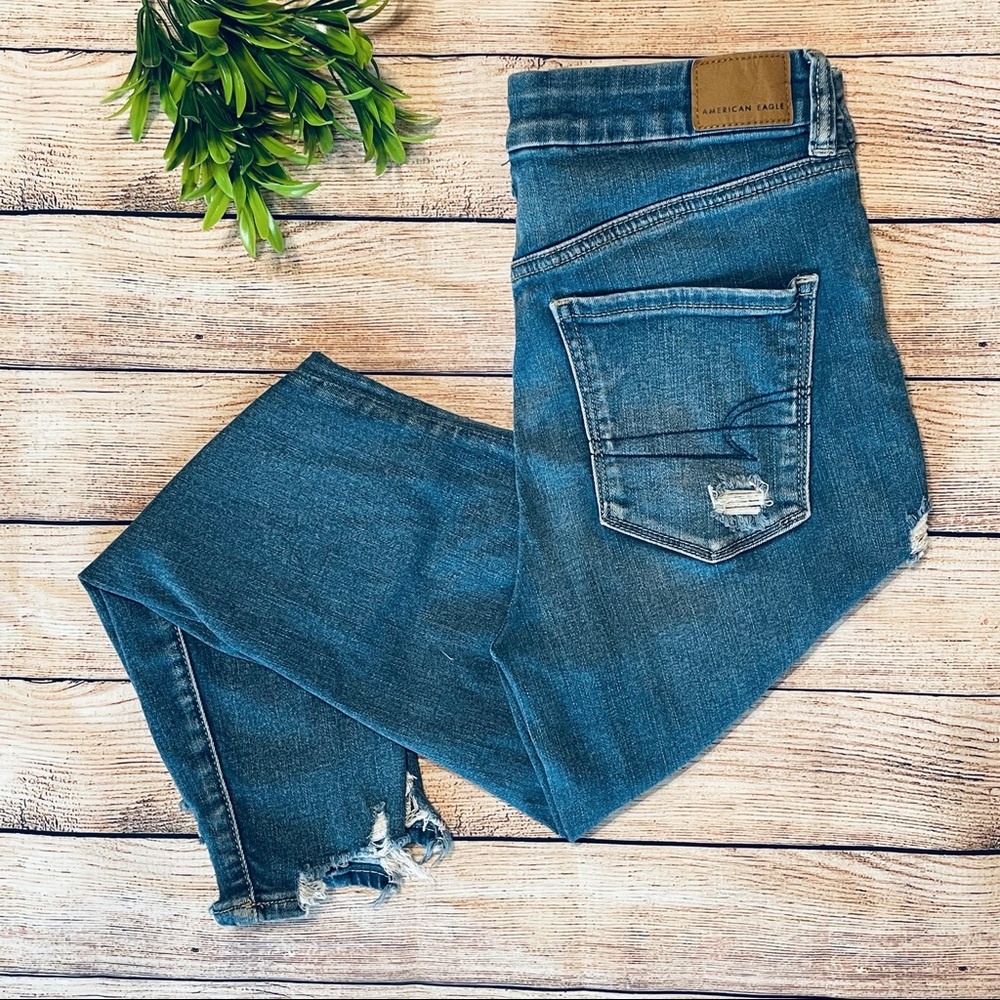 American Eagle Next Level Ripped Curvy Hi Rise Jegging 8 Short